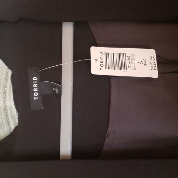 Plus size 2X Torrid black crepe blazer - Picture 6 of 9